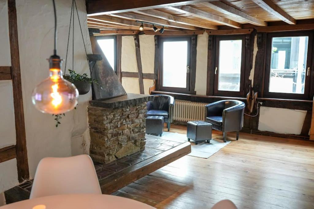 Charmante Fachwerk Wohnung Mit Terrasse In Der Altstadt Кобленц Екстериор снимка